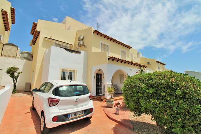 Image No.1-3 Bed Townhouse for sale