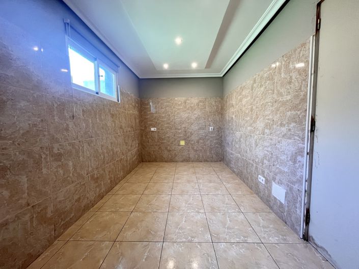 Image No.25-4 Bed Villa for sale