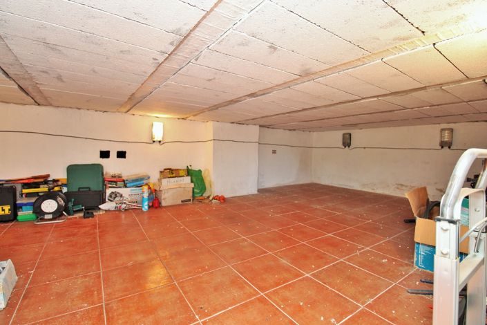 Image No.37-2 Bed Townhouse for sale