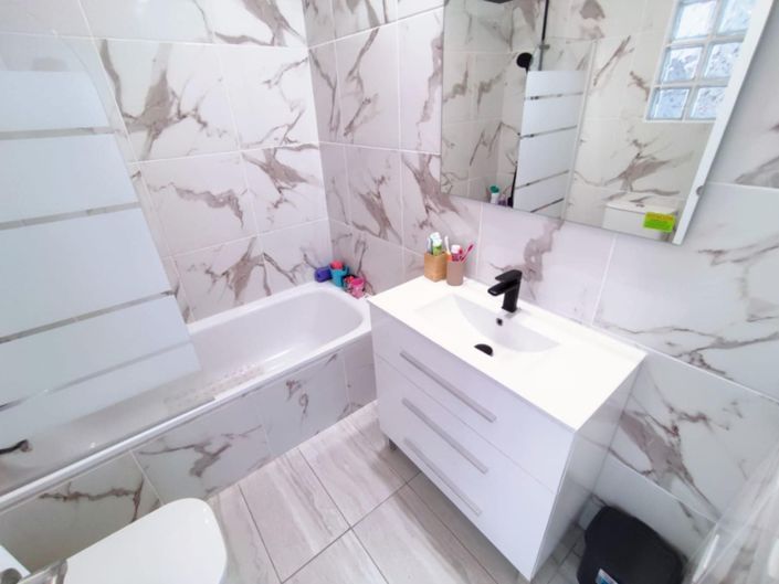 Image No.29-2 Bed Villa for sale