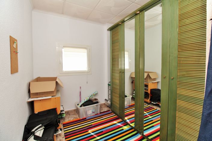 Image No.31-3 Bed Commercial for sale