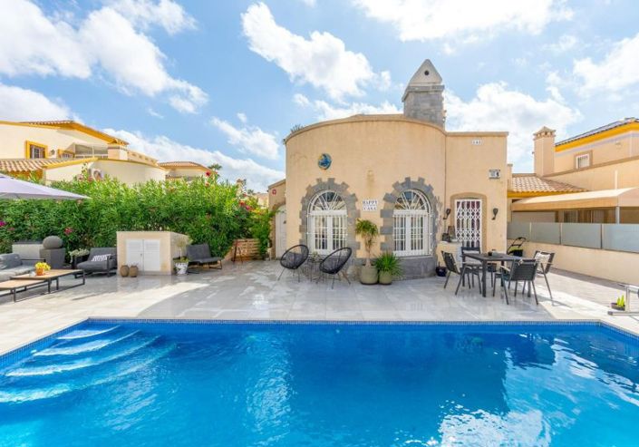 Image No.1-3 Bed Villa for sale