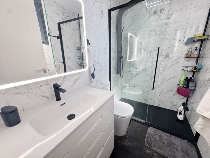 Image No.21-2 Bed Townhouse for sale