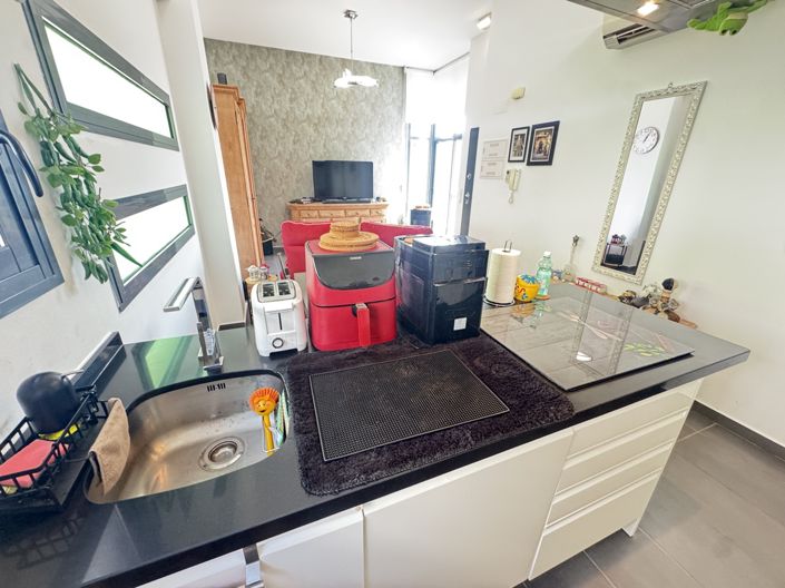 Image No.9-2 Bed Townhouse for sale