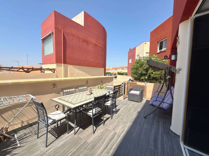 Image No.1-3 Bed Townhouse for sale