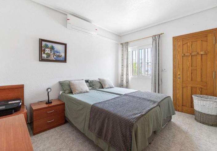 Image No.12-Villa de 4 chambres à vendre à Playa Flamenca