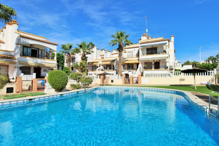 Image No.1-3 Bed Townhouse for sale
