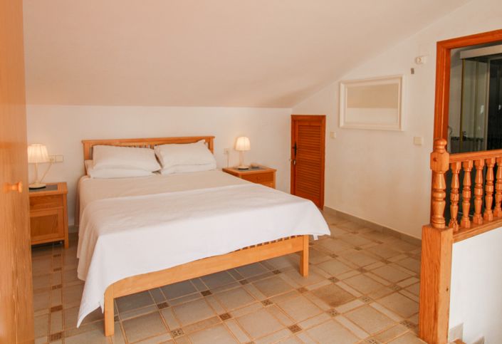 Image No.20-3 Bed Townhouse for sale