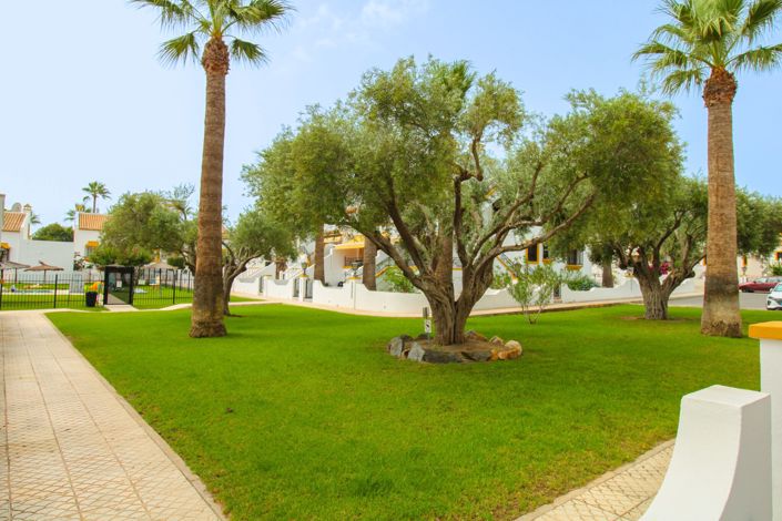 Image No.26-3 Bed Townhouse for sale