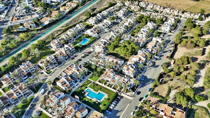 Image No.30-3 Bed Townhouse for sale