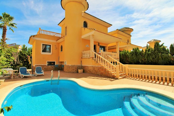 Image No.1-3 Bed Villa for sale