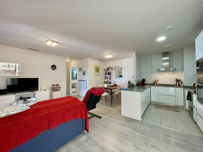 Image No.10-2 Bed Apartment for sale