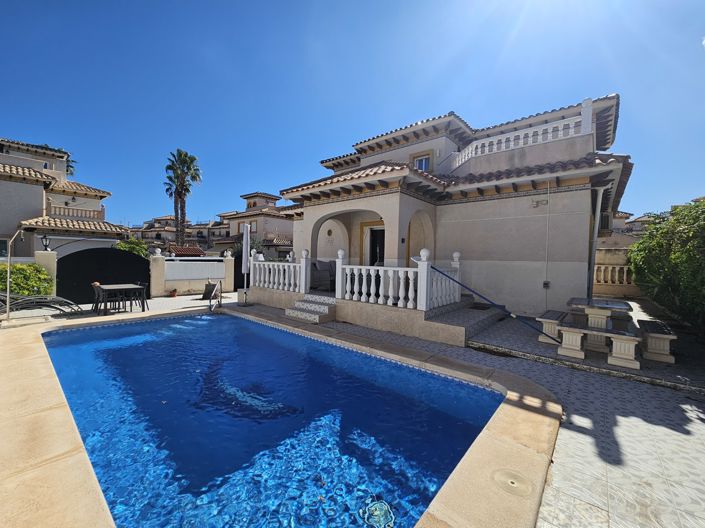 Image No.1-Villa de 4 chambres à vendre à Cabo Roig