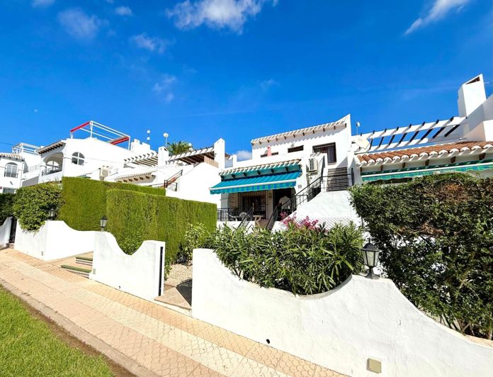 Image No.15-3 Bed Townhouse for sale