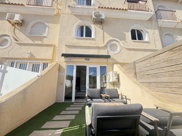 Image No.1-3 Bed Townhouse for sale