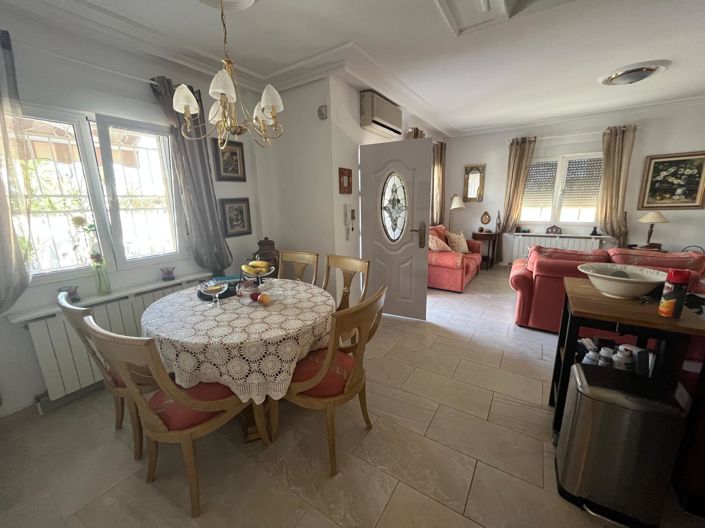 Image No.11-4 Bed Townhouse for sale