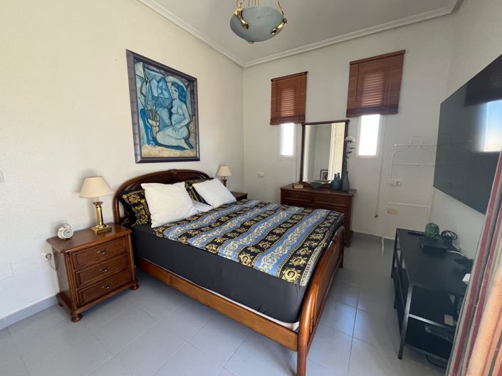 Image No.20-4 Bed Townhouse for sale