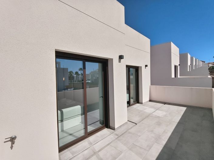 Image No.20-3 Bed Villa for sale