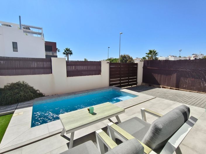 Image No.23-3 Bed Villa for sale