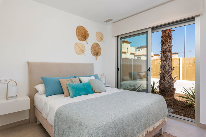 Image No.17-3 Bed Apartment for sale