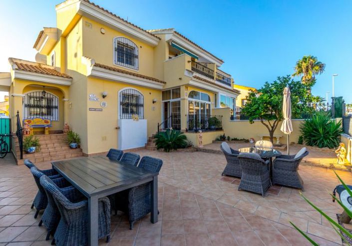 Image No.1-3 Bed Villa for sale