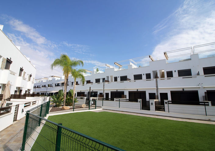 Image No.31-3 Bed Townhouse for sale