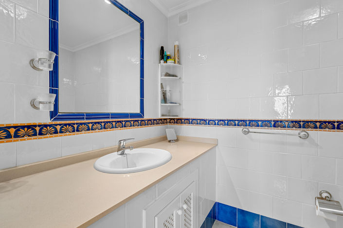 Image No.20-2 Bed Apartment for sale