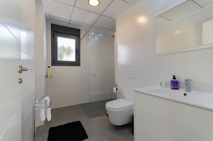 Image No.13-3 Bed Villa for sale