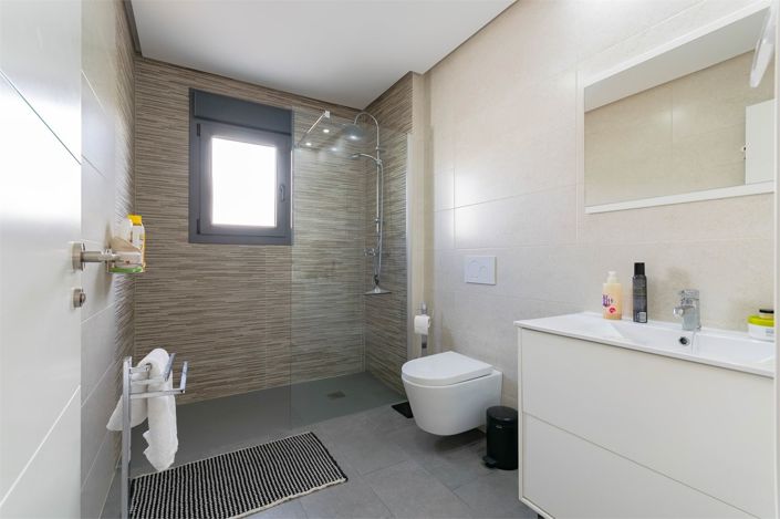 Image No.15-3 Bed Villa for sale