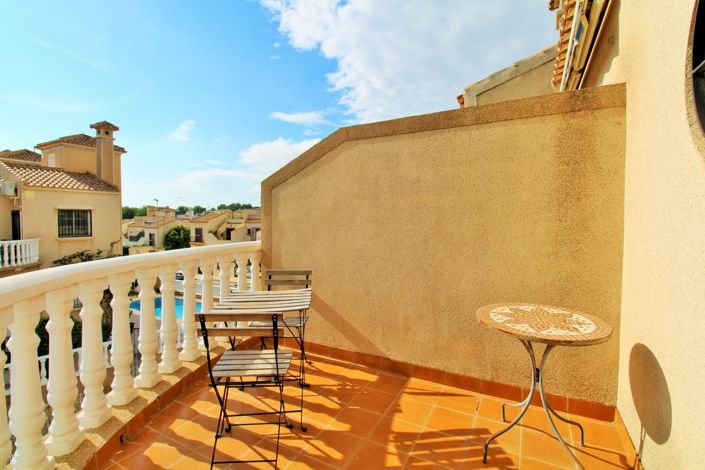 Image No.18-2 Bed Townhouse for sale