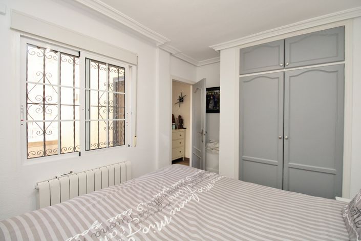 Image No.22-2 Bed Townhouse for sale