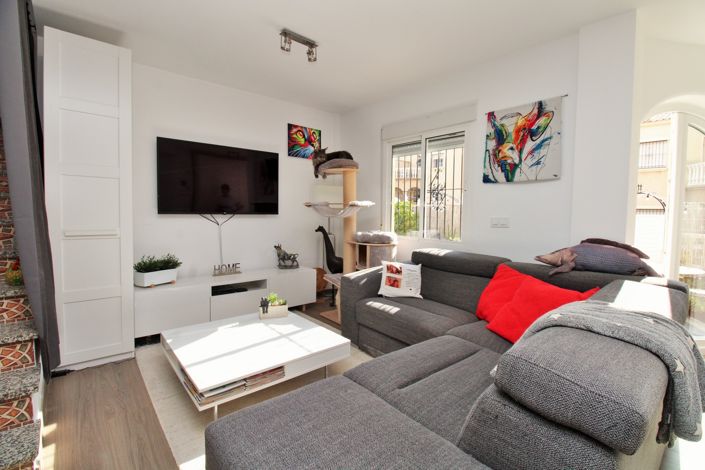 Image No.8-2 Bed Townhouse for sale