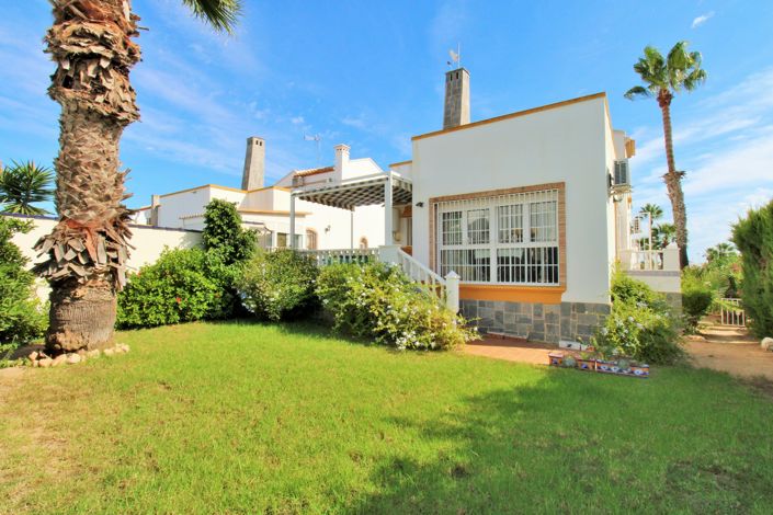 Image No.1-3 Bed Villa for sale