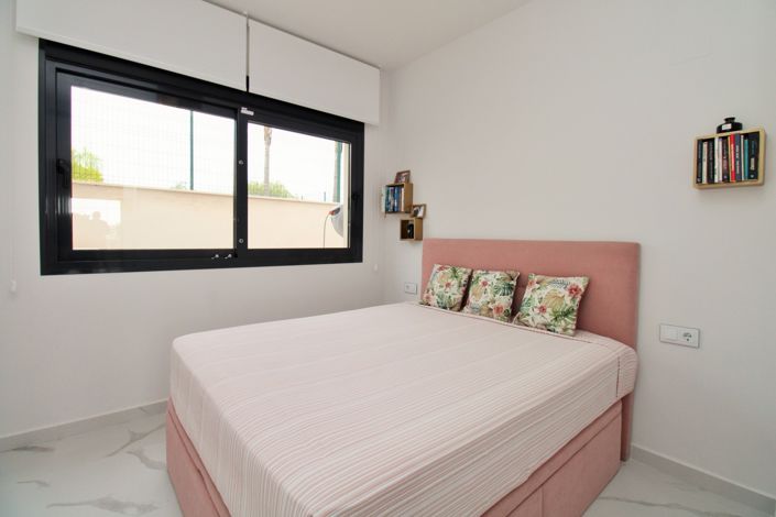 Image No.17-2 Bed Apartment for sale