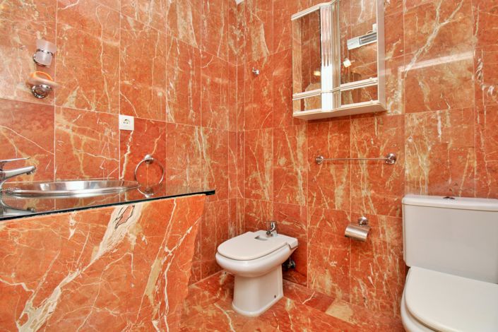 Image No.20-2 Bed Apartment for sale