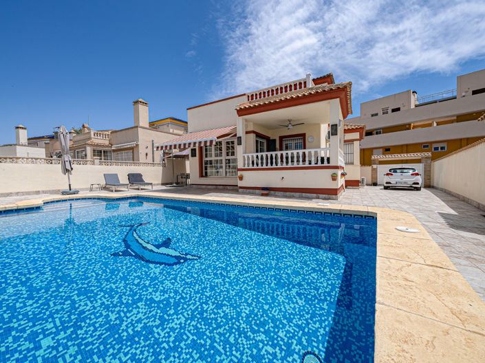Image No.1-3 Bed Villa for sale