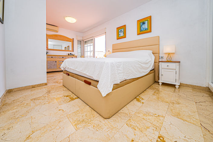 Image No.25-3 Bed Villa for sale