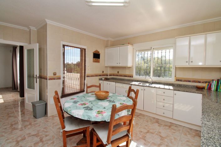 Image No.12-4 Bed Villa for sale