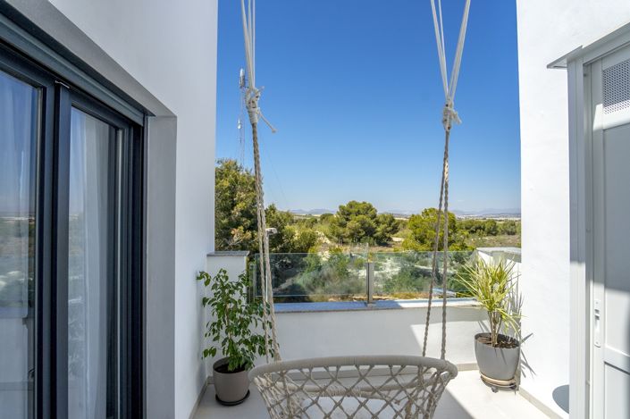 Image No.13-3 Bed Townhouse for sale