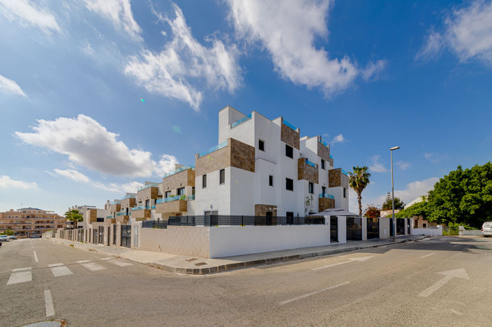 Image No.2-3 Bed Townhouse for sale