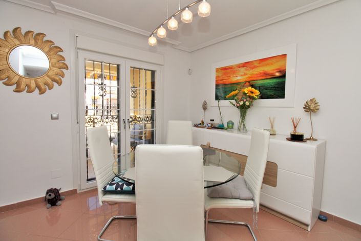 Image No.8-3 Bed Villa for sale