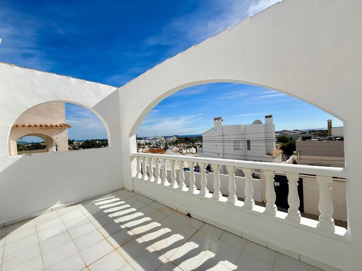 Image No.13-3 Bed Townhouse for sale