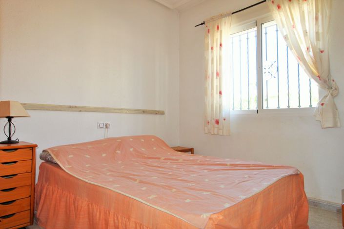 Image No.10-3 Bed Townhouse for sale