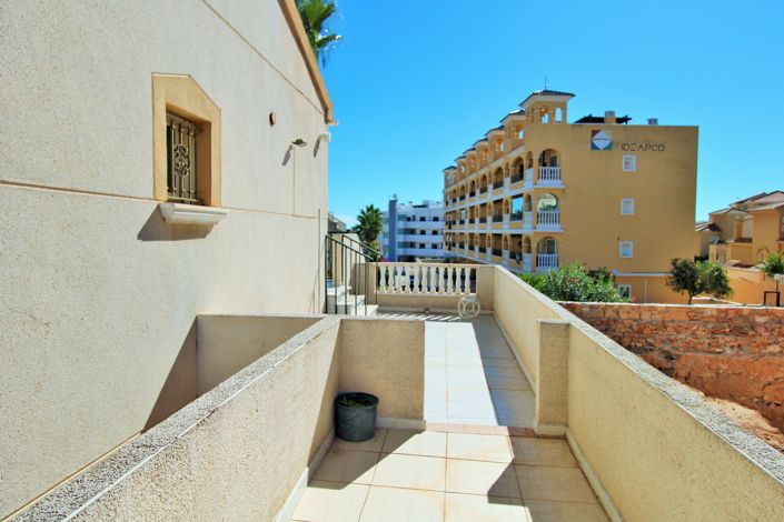 Image No.36-3 Bed Townhouse for sale