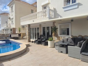 4 Bed Villa for sale