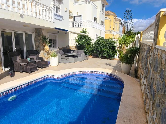 Image No.3-4 Bed Villa for sale