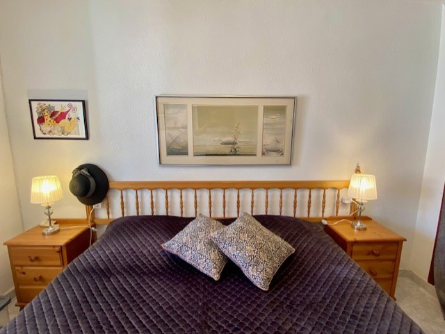 Image No.25-2 Bed Apartment for sale