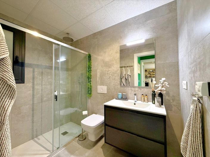 Image No.20-2 Bed Apartment for sale