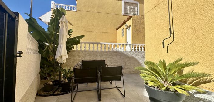 Image No.18-3 Bed Townhouse for sale