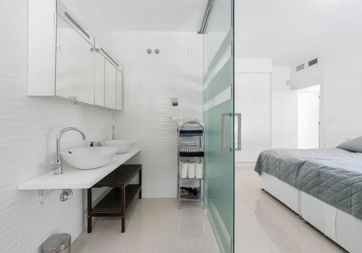 Image No.17-3 Bed Villa for sale